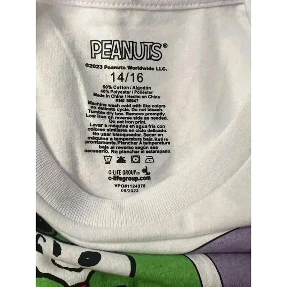 NWT Peanuts Snoopy T-Shirt - Youth Size Extra Large - Picture 3 of 4